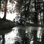 2012 Land Rover Defender 003.jpg