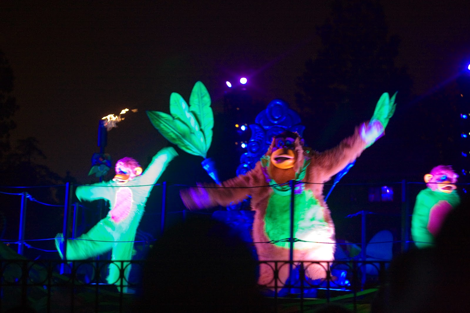 [Fantasmic%2520King%2520Louie2%255B4%255D.jpg]