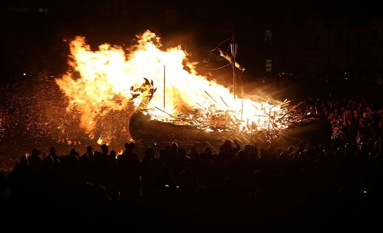 up-helly-aa-4 up-helly-aa-4