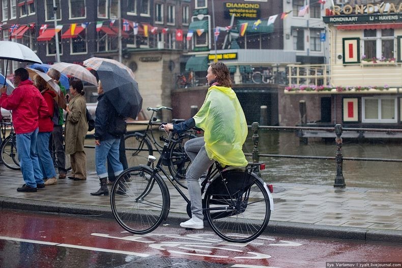 أمستردام مدينة الدراجات... Amsterdam-bicycles-7%25255B2%25255D