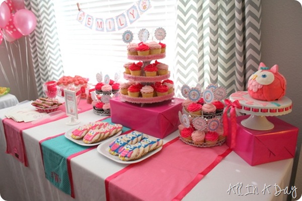 custom first birthday table runners