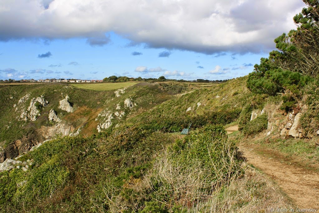 [A-coastal-walk-in-Guernsey-137.jpg]
