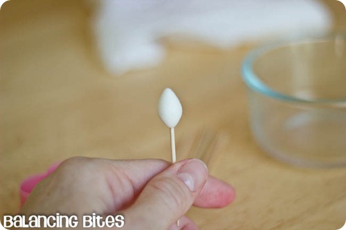 How to make small gumpaste roses (14)