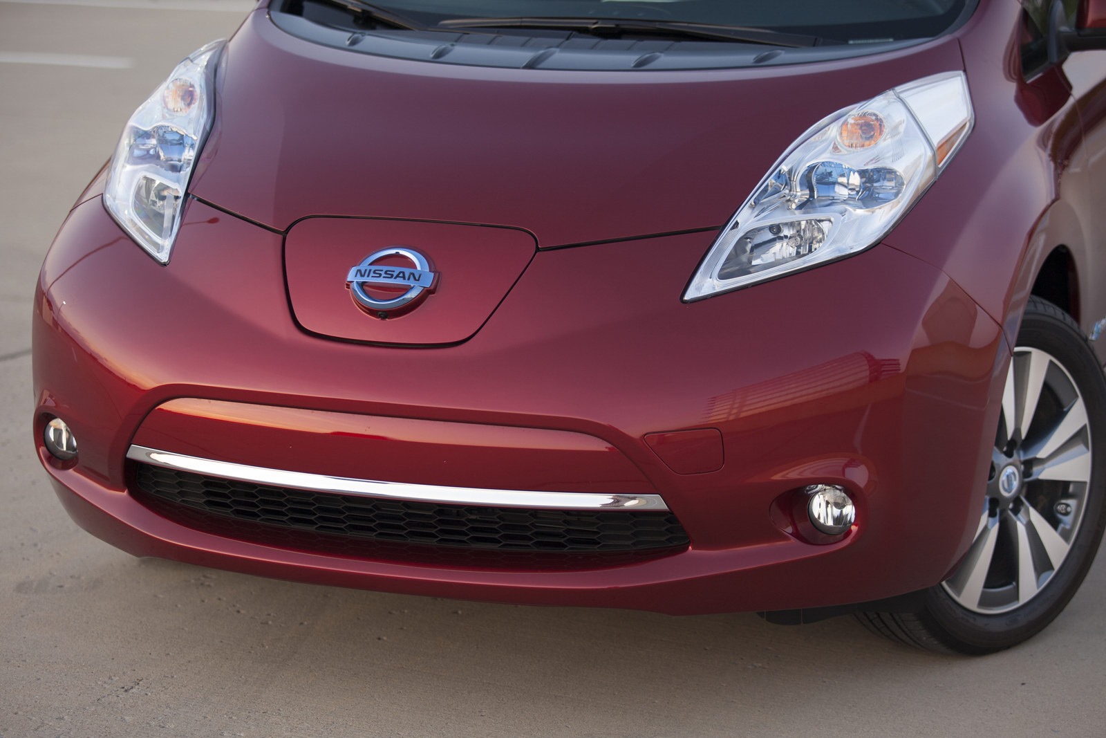 [2014-Nissan-Leaf-12%255B2%255D.jpg]