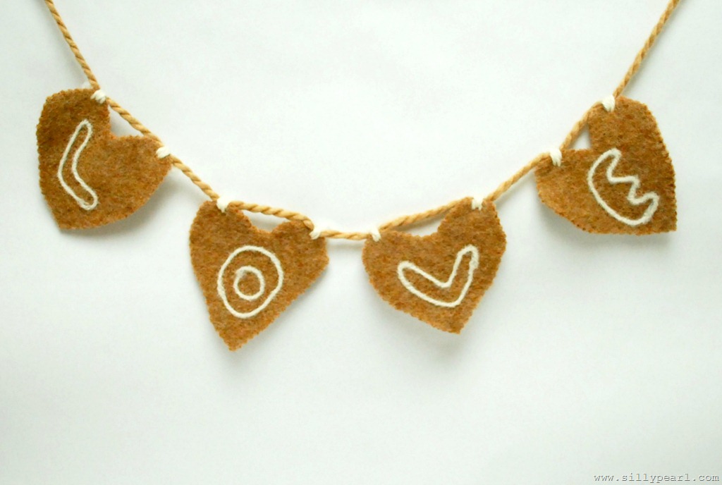[The%2520Silly%2520Pearl%2520-%2520Felted%2520Wintery%2520Valentine%2520Garland%255B7%255D.jpg]