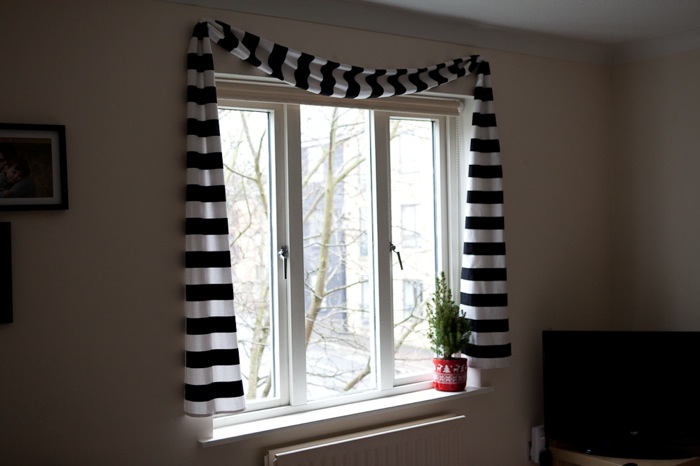 curtain-1.jpg Curtain 1