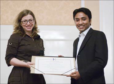Image Dimension: 370x274 :: World's youngest CEO Suhas Gopinath World's youngest CEO Suhas Gopinath