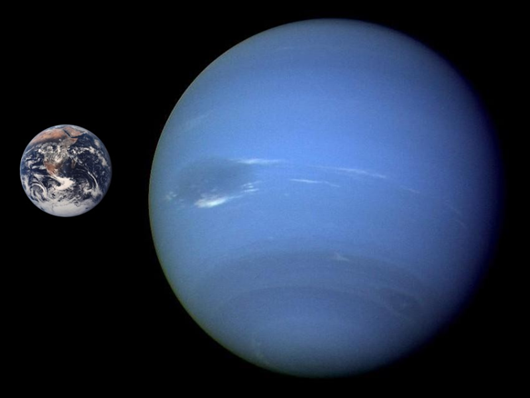 Neptune_Earth_Comparison