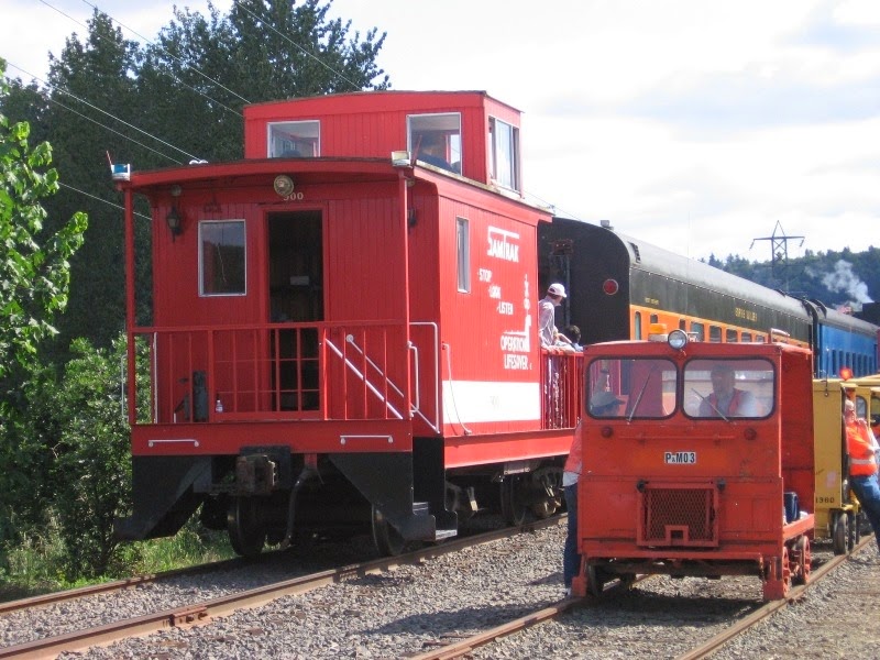 [IMG_2145-SamTrak-Caboose-900-at-Oaks%255B1%255D.jpg]