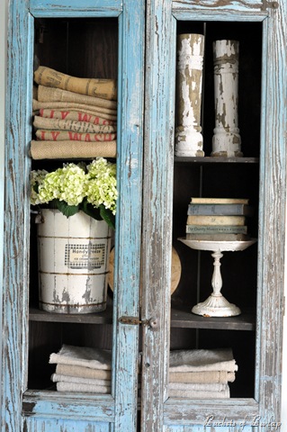 [blue%2520chippy%2520cupboard%255B9%255D.jpg]