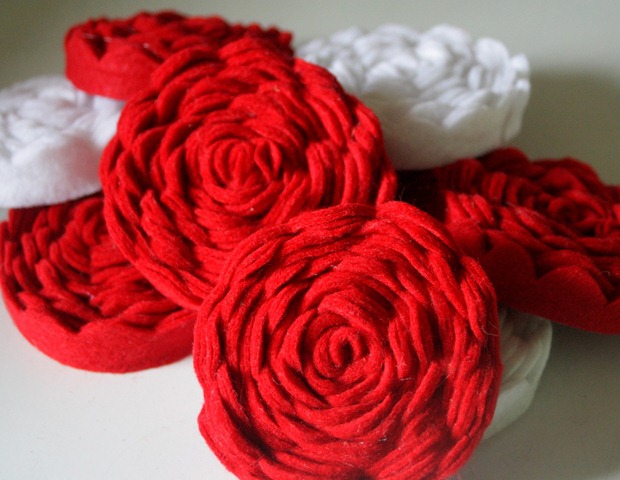 [felt%2520roses%255B5%255D.jpg]