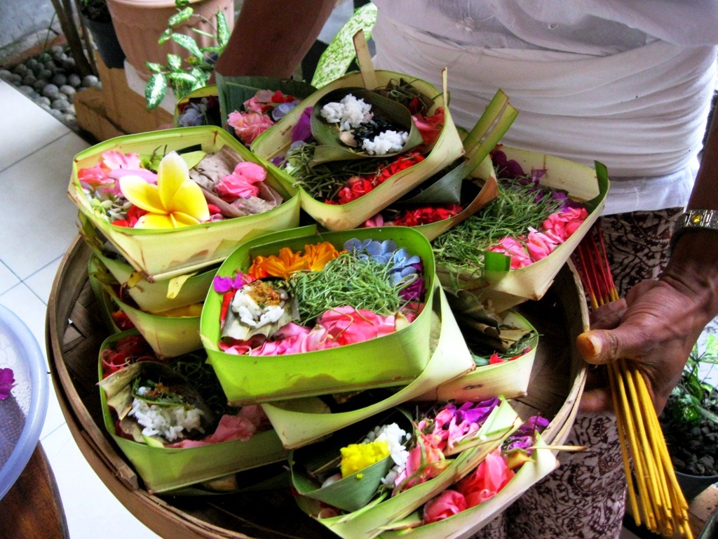 [10-Balinese-offering5.jpg]