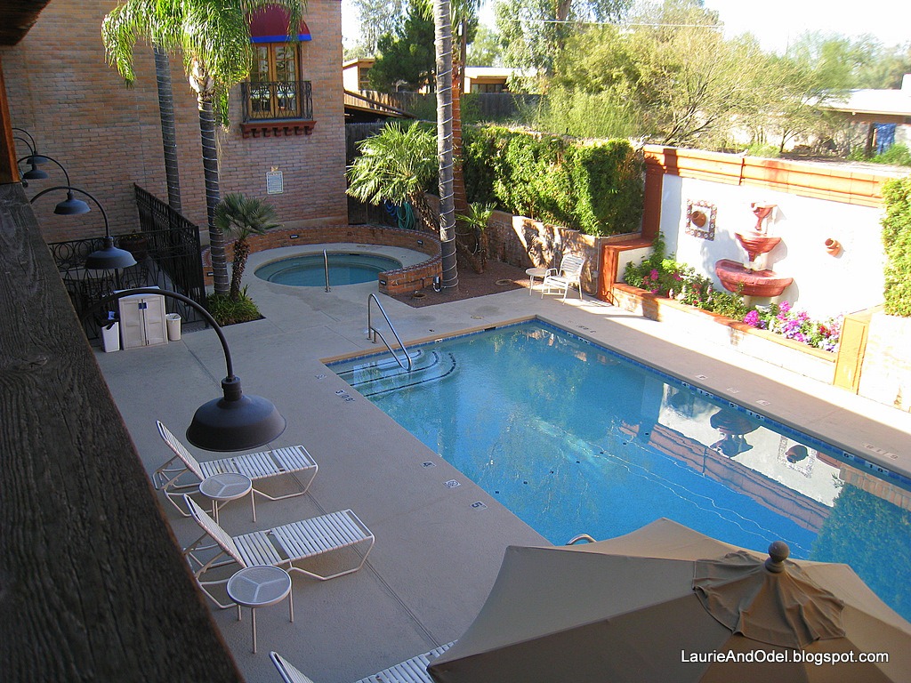 [Pool%2520and%2520hot%2520tub%2520at%2520Comfort%2520Inn%255B4%255D.jpg]