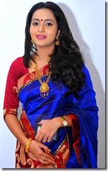actress_bhama_in_saree_cute_pic