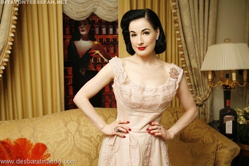 dita von teese linda sensual sexy sedutora desbaratinando (145)