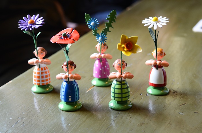 [genevasflowergirls22.jpg]