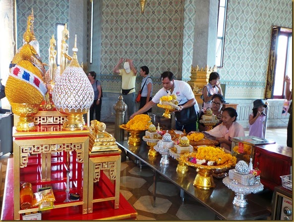 20140416_102450 (Wat Traimit Templo do Buda Dourado) (16)