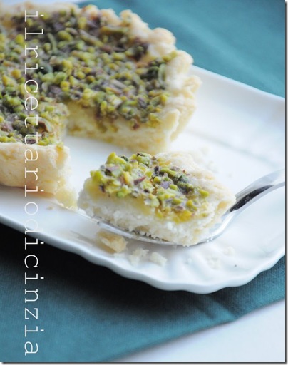 tartelerre di frolla con crema al prosecco e granella di pistacchi