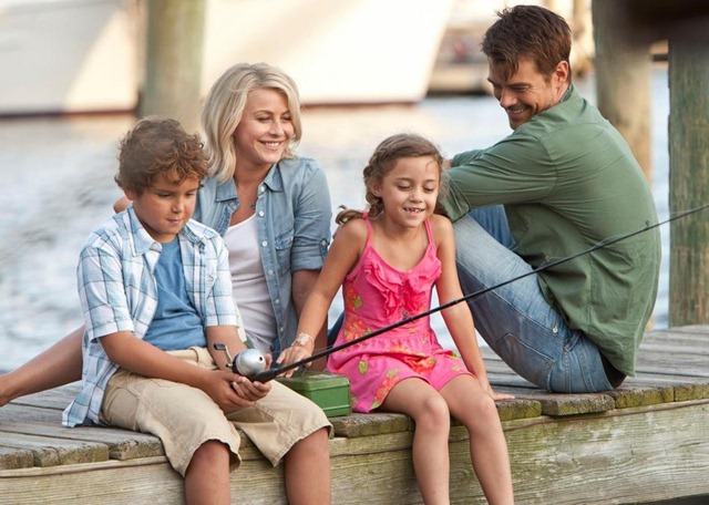 Safe Haven 'Can't Let You Go' Featurette 09