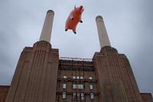 2011-09-26 Pink Floyd Pig at Battersea Power Station 03
