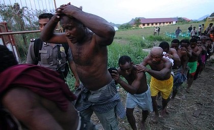 [Arrests%2520at%2520Papuan%2520Peoples%2520Congrees%255B3%255D.jpg]
