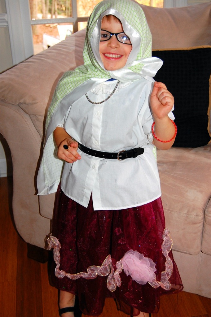 [Wesley%2520as%2520Clarabelle%255B6%255D.jpg]
