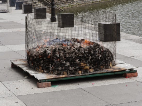 P1150138.jpg Piles of burnt things...