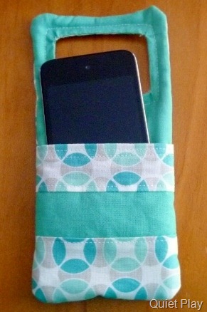 [Ipod%2520in%2520the%2520pouch%255B5%255D.jpg]