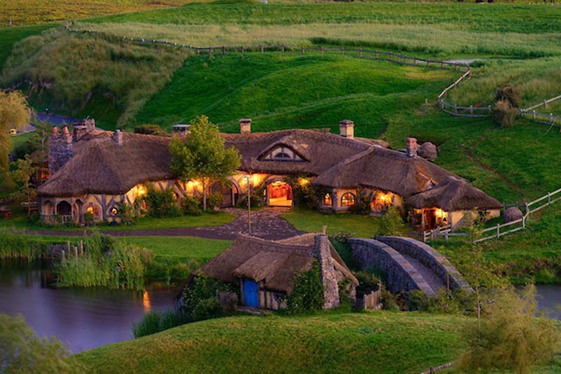 hobbit-bar-1