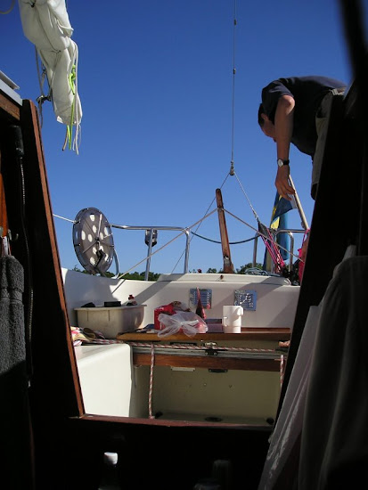 Dags att diska efter lunchen / Abwasch nach dem Mittagessen
