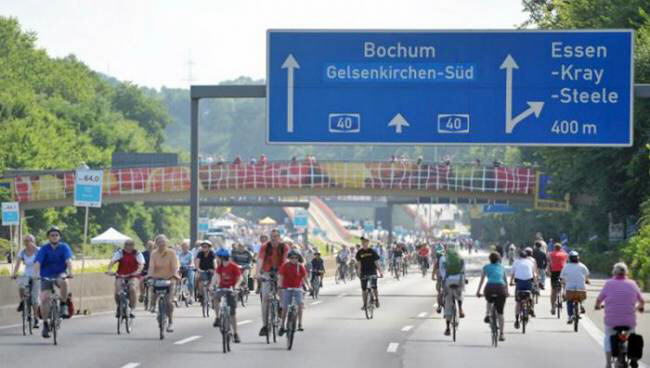 Image Dimension: 512x290 :: 6-Mile Picnic on the Road in the Ruhr region of Germany 6-Mile Picnic on the Road in the Ruhr region of Germany