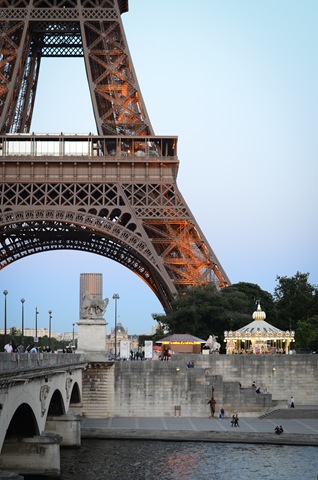 [Mon%2520Eiffel%2520Tower%2520crepe%2520stand%255B3%255D.jpg]