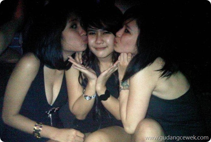 Kumpulan Foto Cewek Lesbi Hot Banget