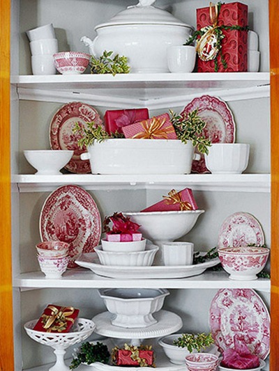plate display for Christmas