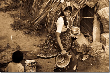 hut-poor-women-child-street hut-poor-women-child-street