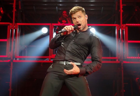 [ricky-martin%2520concert1%255B4%255D.jpg]