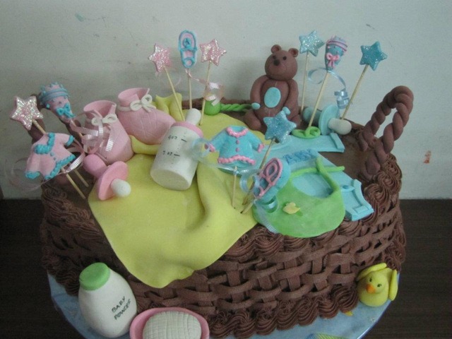 [baby%2520shower%2520cake%2520basket%255B5%255D.jpg]