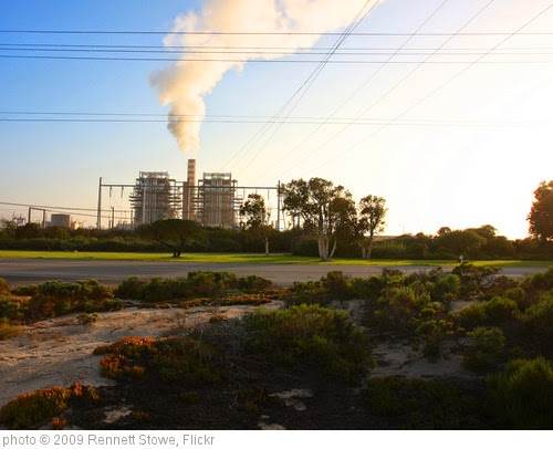 'Coal-fired Power Plant' photo (c) 2009, Rennett Stowe - license: https://creativecommons.org/licenses/by/2.0/