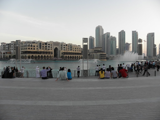 Dubai+mall+outside