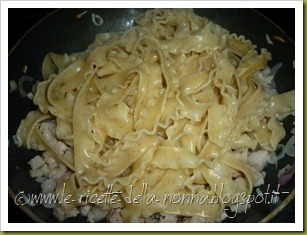 Ricciolina con pancetta fresca, aglio e cipolla di Tropea (5)