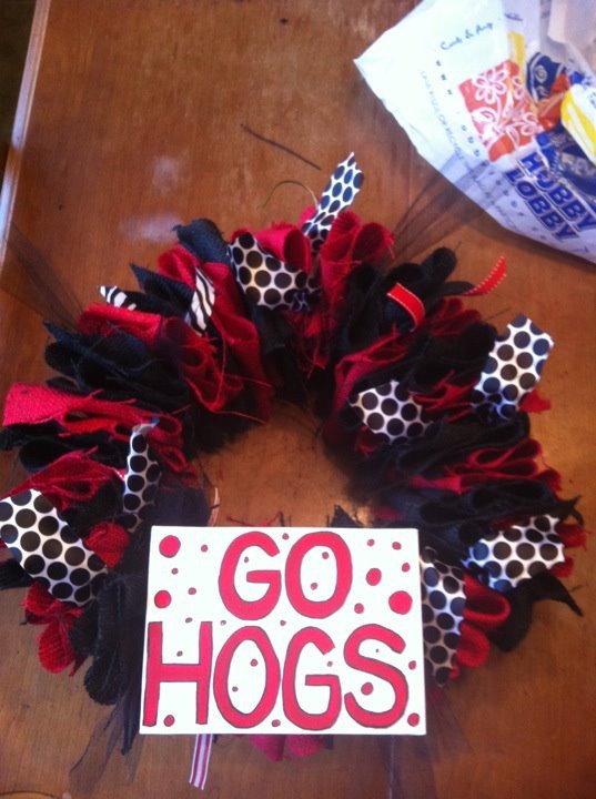 [go%2520hogs%2520wreath%255B3%255D.jpg]
