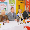 u sredini gradonačelnik i zamjenica direktorice TZGS sa sponzorima.JPG