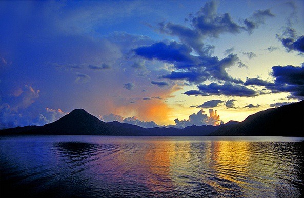 [Lake-Atitlan-in-Guatemala_Lake-view-%255B2%255D.jpg]