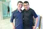 André com o cantor Plínio de Oliveira