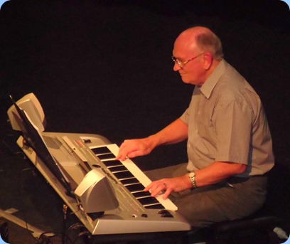 Alan Dadson playing his Yamaha Tyros 3 at the Concert.