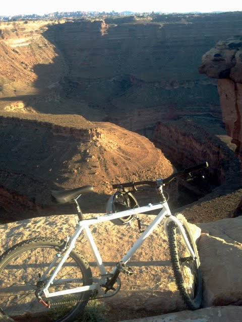 Mountain Biking to Colorado River Overlook in Canyonlands National Park - Needles Section.52_edited.JPG