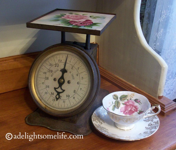 [Rose-Thrifty-Find-teacup-and-scale%255B3%255D.jpg]
