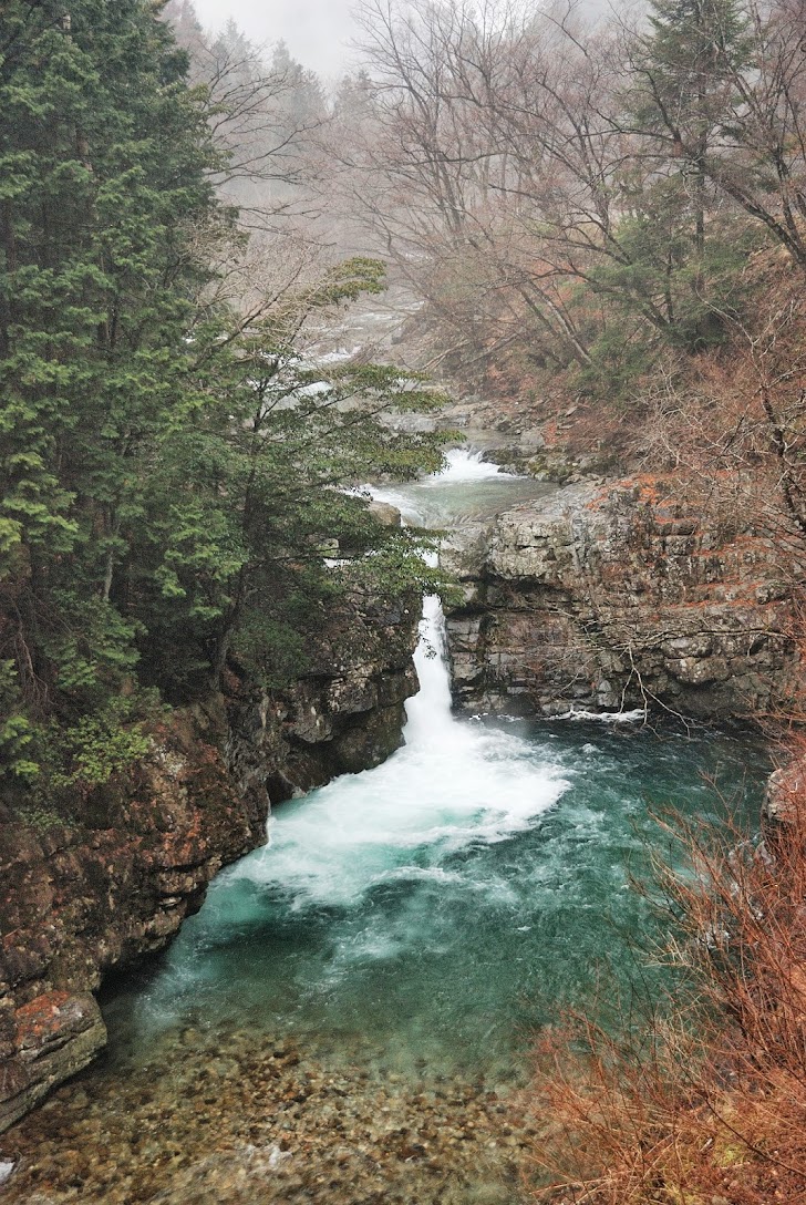 小川の大滝