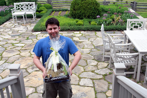Oh look!  It's Elilad and he's carrying something fancy.