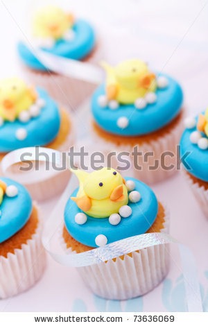 [stock-photo-baby-shower-cupcakes-73636069%255B5%255D.jpg]
